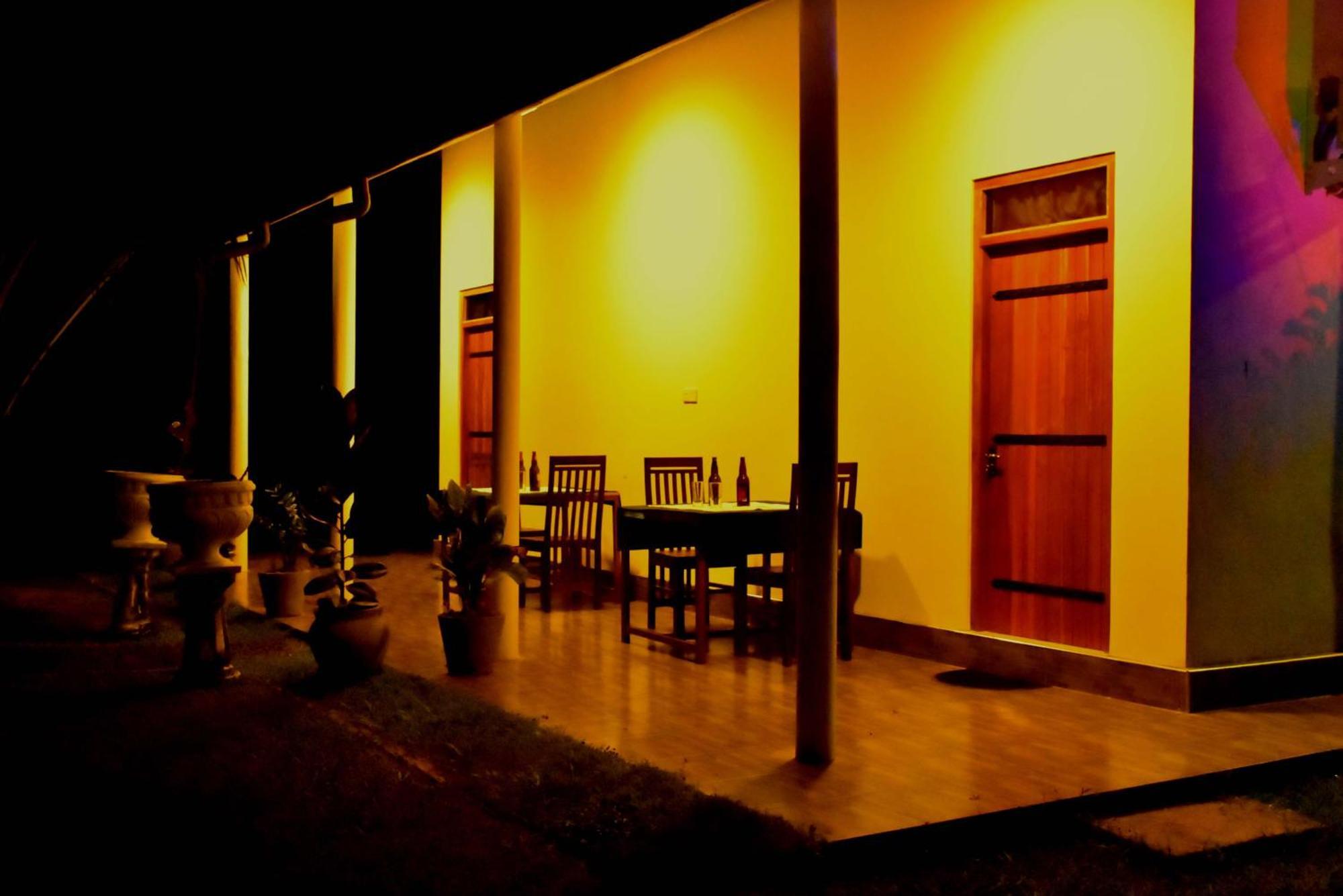 Lake Forest Lodge Udawalawe Bagian luar foto