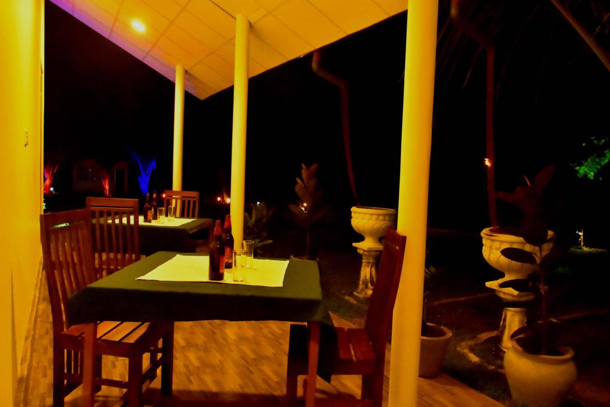 Lake Forest Lodge Udawalawe Bagian luar foto